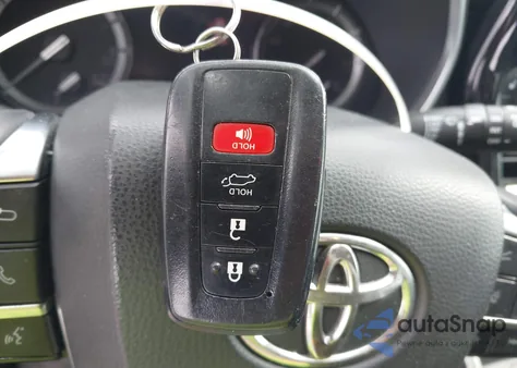 2021 Toyota Highlander Xle z USA, uszkodzony, nr VIN 5TDGZRAH2MS032948